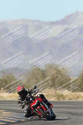 media/Dec-04-2025-Racers Edge (Thu) [[5ebc9f124d]]/3-B Group/1-Session 1 (Turn 7)/